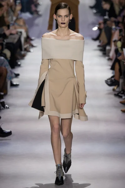 Look 24